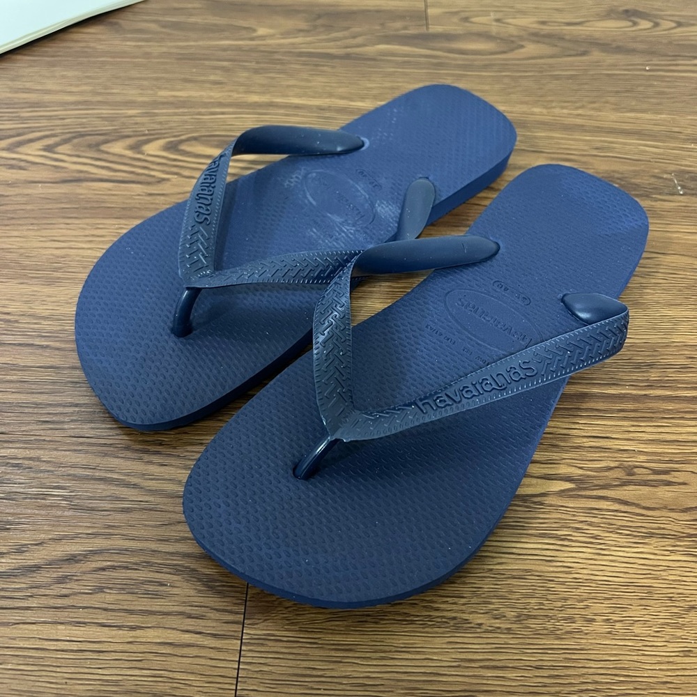 NEW Havaianas Navy Blue Slim Flip Flops 9/10 US